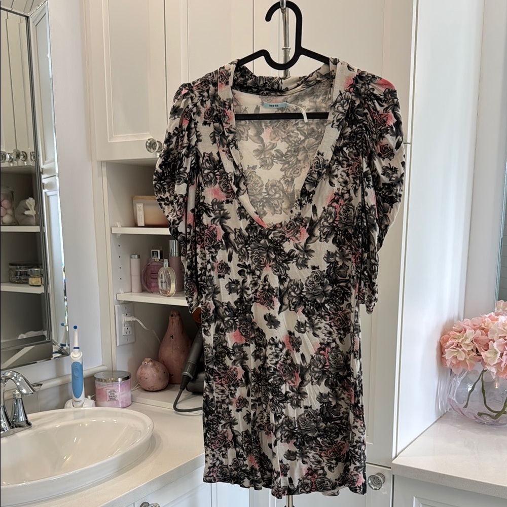 Kimchi Blue Pink and Gray Ruffled Fitted Blouse